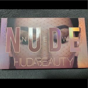 Huda Beauty New Nudes Palette *new